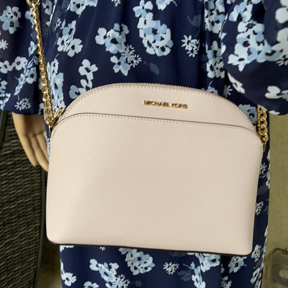 Michael Kors JET SET Emmy Medium Dome Crossbody - Picture 3 of 10